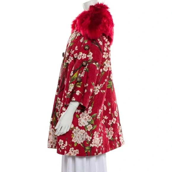 Dolce & Gabbana Red Jacquard Coat with Cherry Blossoms and Fur Collar - Picture 2 of 11